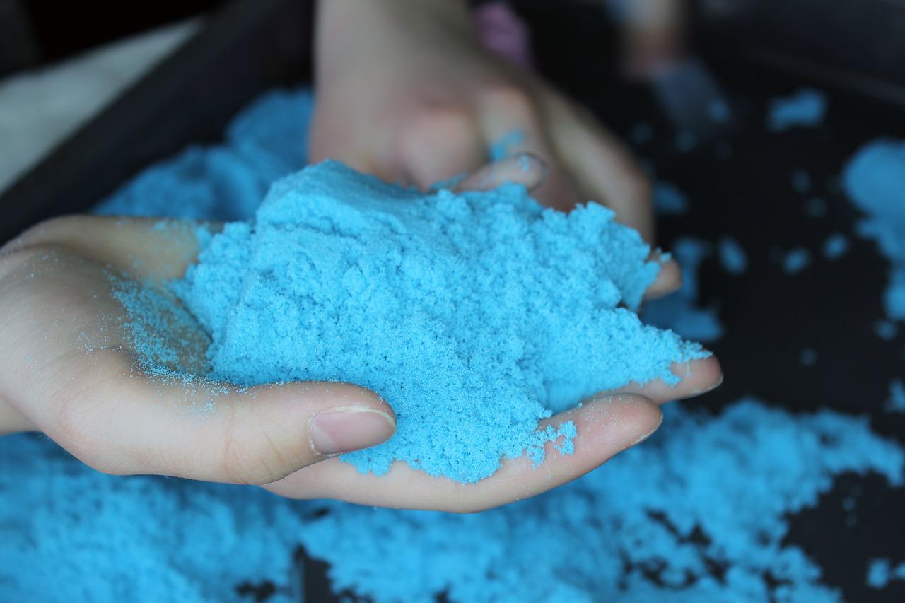 Blue kinetic sand