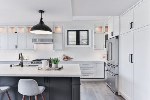 White and black kitchen